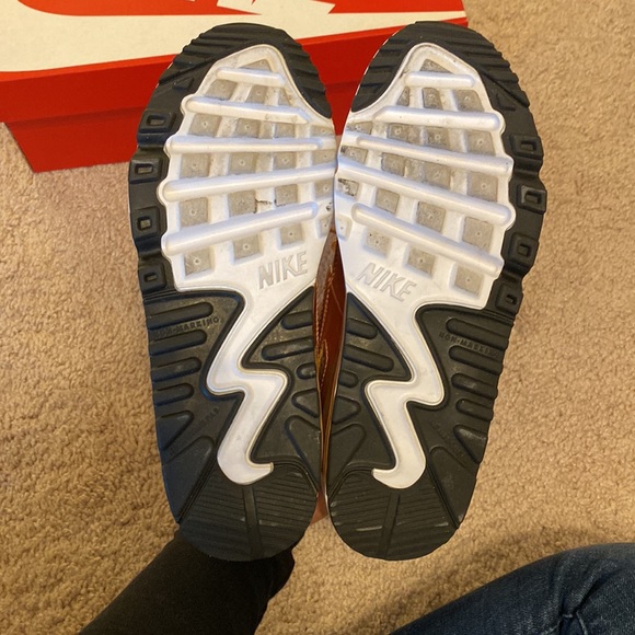 NIKE AIRMAX ROSE GOLD - Picture 4 of 7